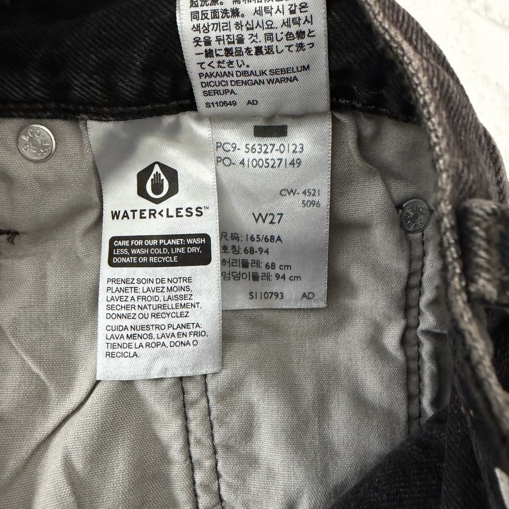 Levi’s premium Black Distressed Women's Shorts - Picture 7 of 7